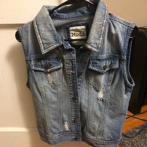 Sleeveless jean jacket